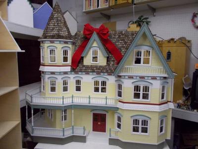 Queen Anne Dollhouse